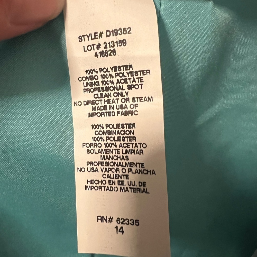 Discontinued David’s Bridal Style D19352 Bridesmaid Gown NWT - Picture 11 of 14